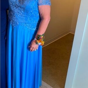 Chic Blue Lace Long Sleeve Dress